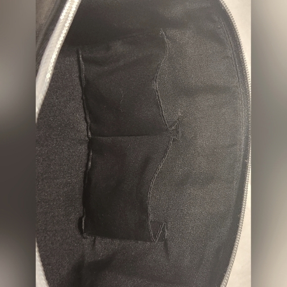 Kenneth Cole Reaction Woman's Dome Bag EUC - Picture 8 of 8